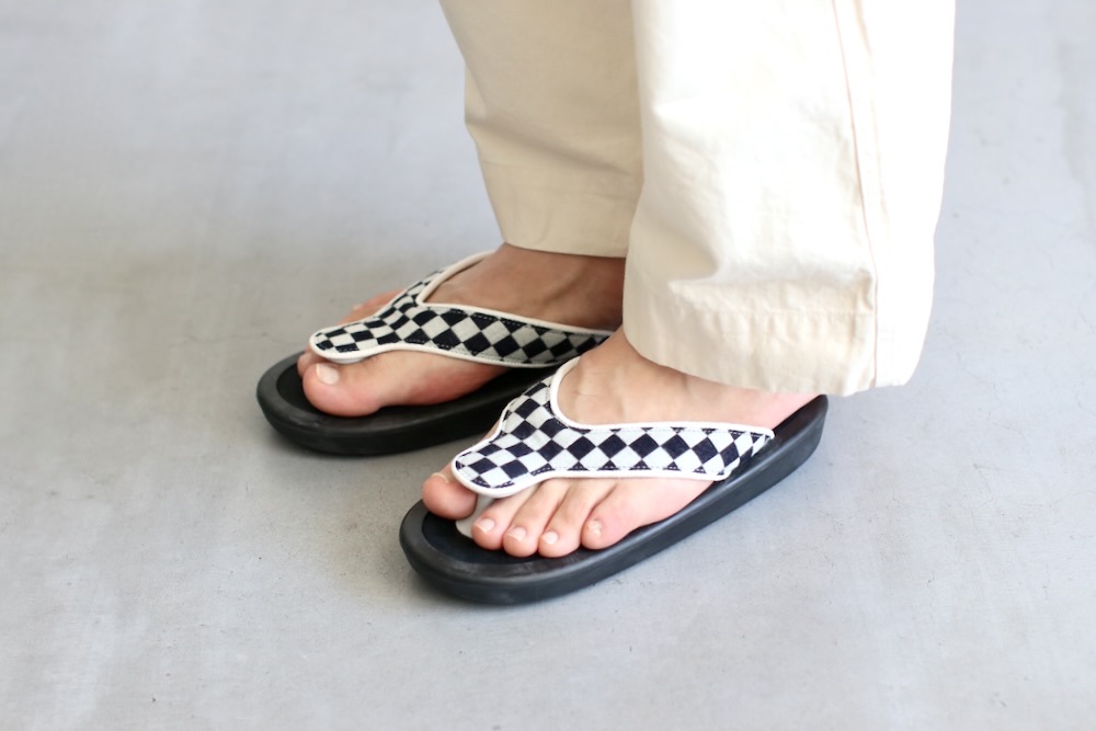 ��limited��OJOJO NAITO �� itten. (�����祸�� �ʥ��ȡ��ߥ��åƥ�)"BEACH SANDAL -checkered flag-"