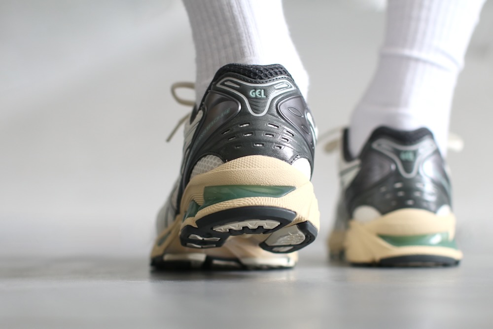 ASICS (アシックス) 