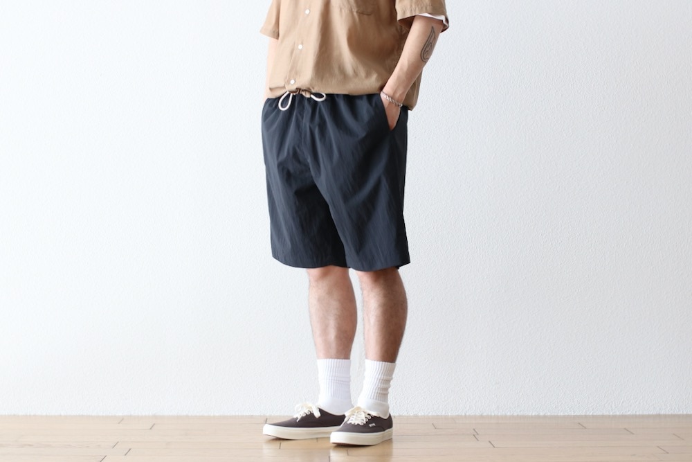 ATON (ȥ) "TRAVEL NYLON WIDE EASY SHORTS"