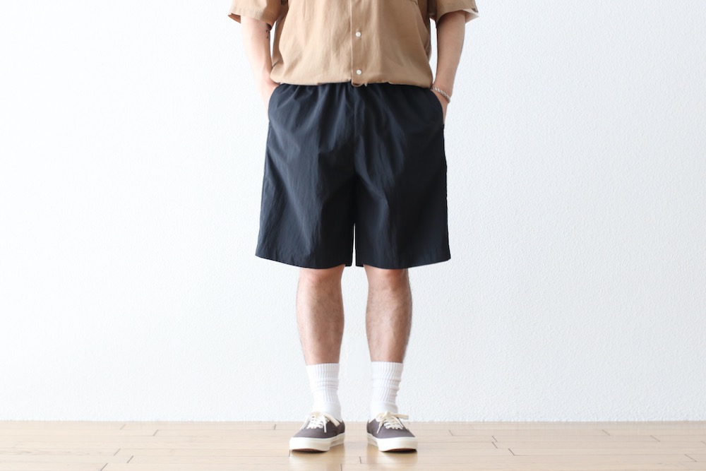 ATON (ȥ) "TRAVEL NYLON WIDE EASY SHORTS"