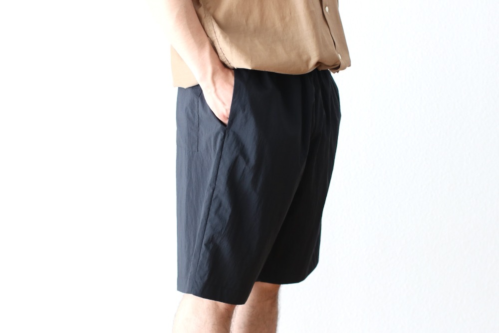 ATON (ȥ) "TRAVEL NYLON WIDE EASY SHORTS"