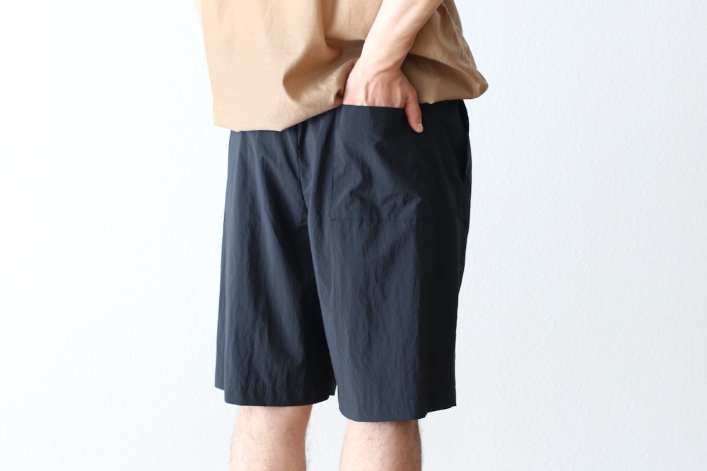 ATON (ȥ) "TRAVEL NYLON WIDE EASY SHORTS"