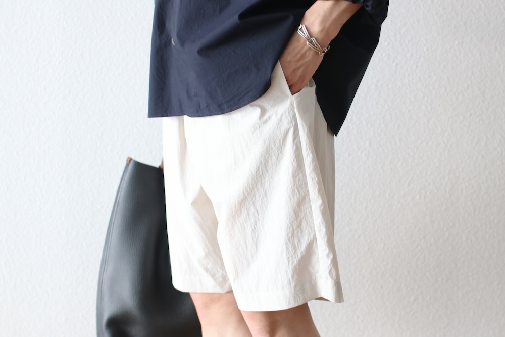 ATON (ȥ) "TRAVEL NYLON WIDE EASY SHORTS"