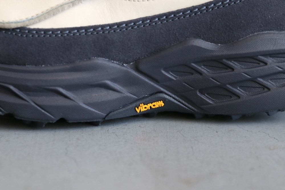 HOKA ONE ONE (ホカ オネ オネ) 