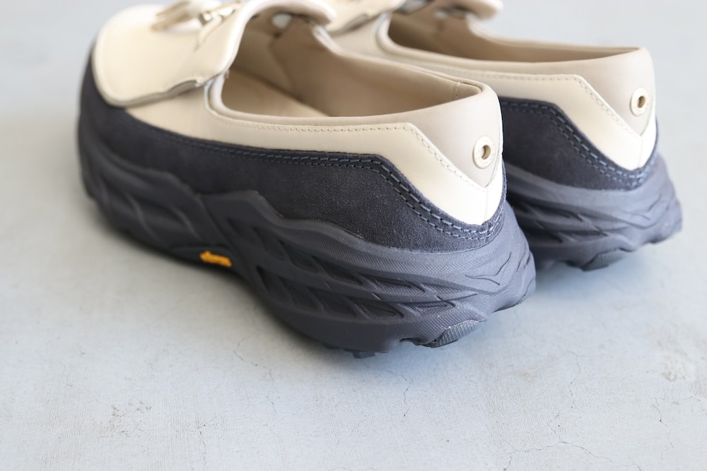 HOKA ONE ONE (ホカ オネ オネ) 