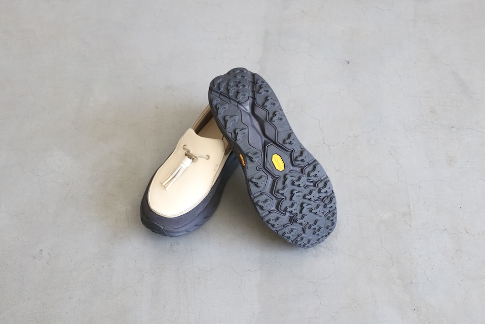 HOKA ONE ONE (ホカ オネ オネ) 