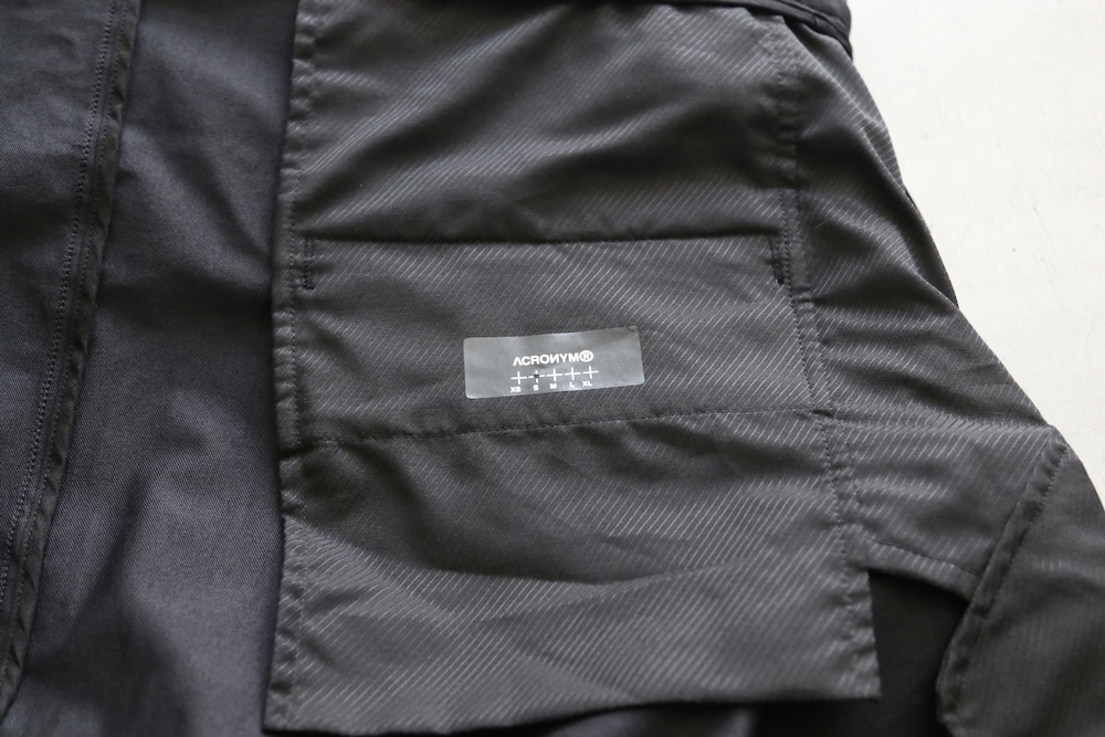ACRONYM(˥) "P30AL-DS schoeller Dryskin Articulated Pants"