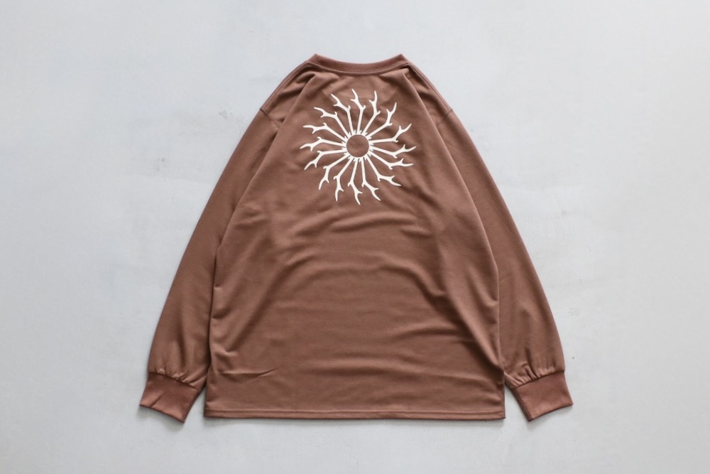 South2 West8 (ġ ȥ) "L/S Round Pocket Tee - Circle Horn"