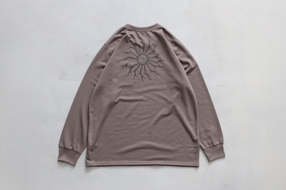 South2 West8 (ġ ȥ) "L/S Round Pocket Tee - Circle Horn"