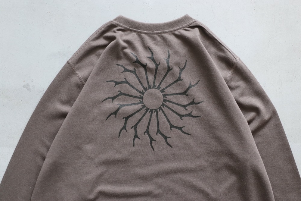 South2 West8 (ġ ȥ) "L/S Round Pocket Tee - Circle Horn"