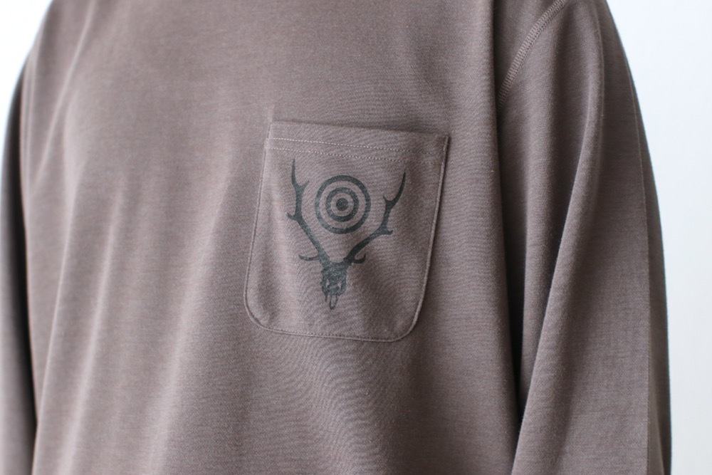 South2 West8 (ġ ȥ) "L/S Round Pocket Tee - Circle Horn"