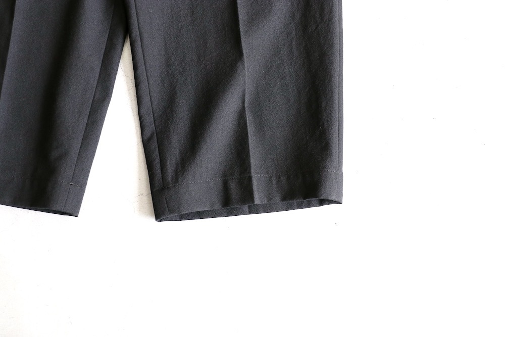 blurhms(�֥顼�ॹ) "Wool Gabardine Trousers"