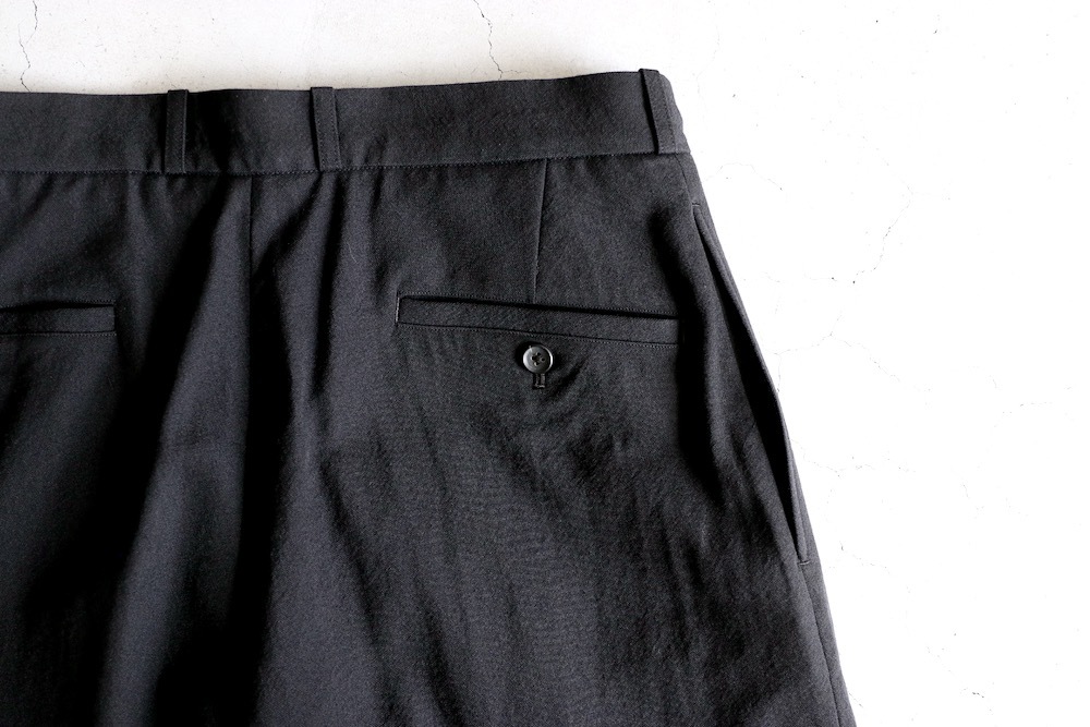 blurhms(�֥顼�ॹ) "Wool Gabardine Trousers"
