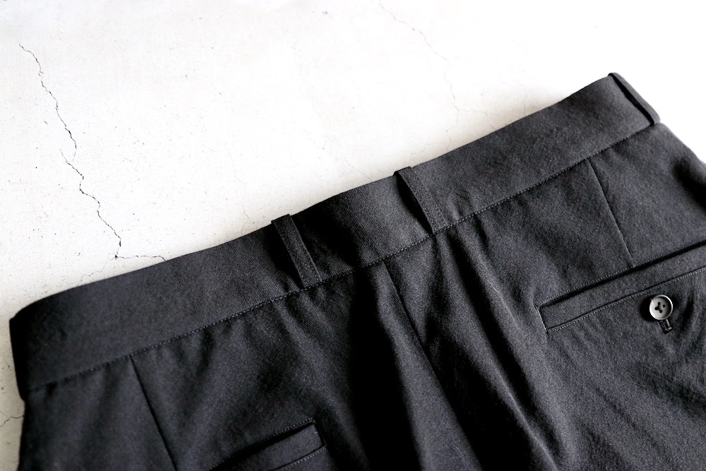blurhms(�֥顼�ॹ) "Wool Gabardine Trousers"