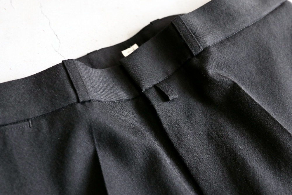 blurhms(�֥顼�ॹ) "Wool Gabardine Trousers"