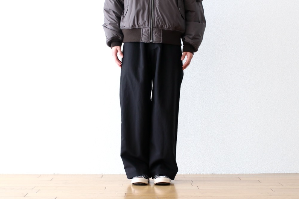 stein(シュタイン)/TWO TUCK WIDE TROUSERS ssstein / シュタイン】LONG WIDE TROUSERS - MILITARY KHAKI | 公式