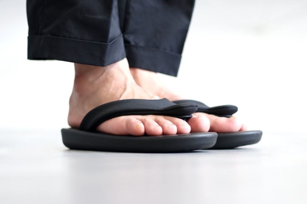 OJOJO NAITO(祸 ʥȡ) "BEACH SANDAL / Ecsaine Leather"