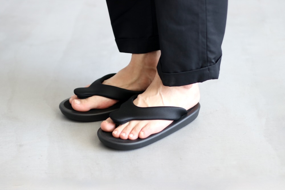 OJOJO NAITO(祸 ʥȡ) "BEACH SANDAL / Ecsaine Leather"