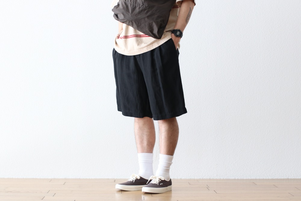 ATON (ȥ) "COTTON LINEN VOILE TWO TUCKED EASY SHORTS"