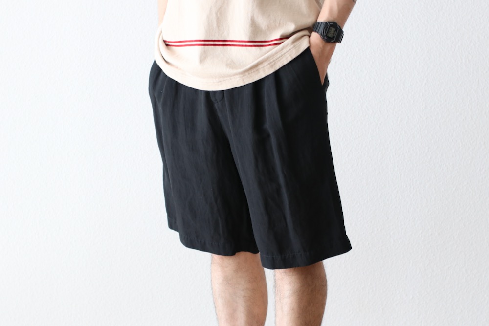 ATON (ȥ) "COTTON LINEN VOILE TWO TUCKED EASY SHORTS"