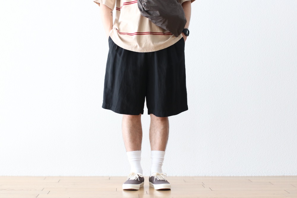 ATON (ȥ) "COTTON LINEN VOILE TWO TUCKED EASY SHORTS"