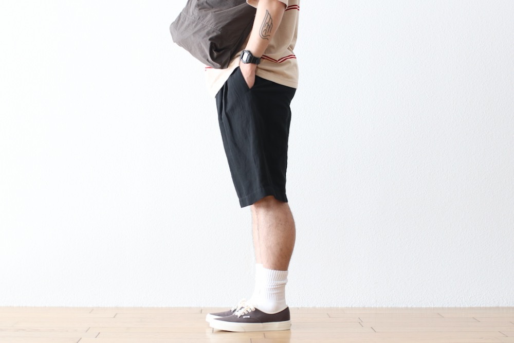 ATON (ȥ) "COTTON LINEN VOILE TWO TUCKED EASY SHORTS"