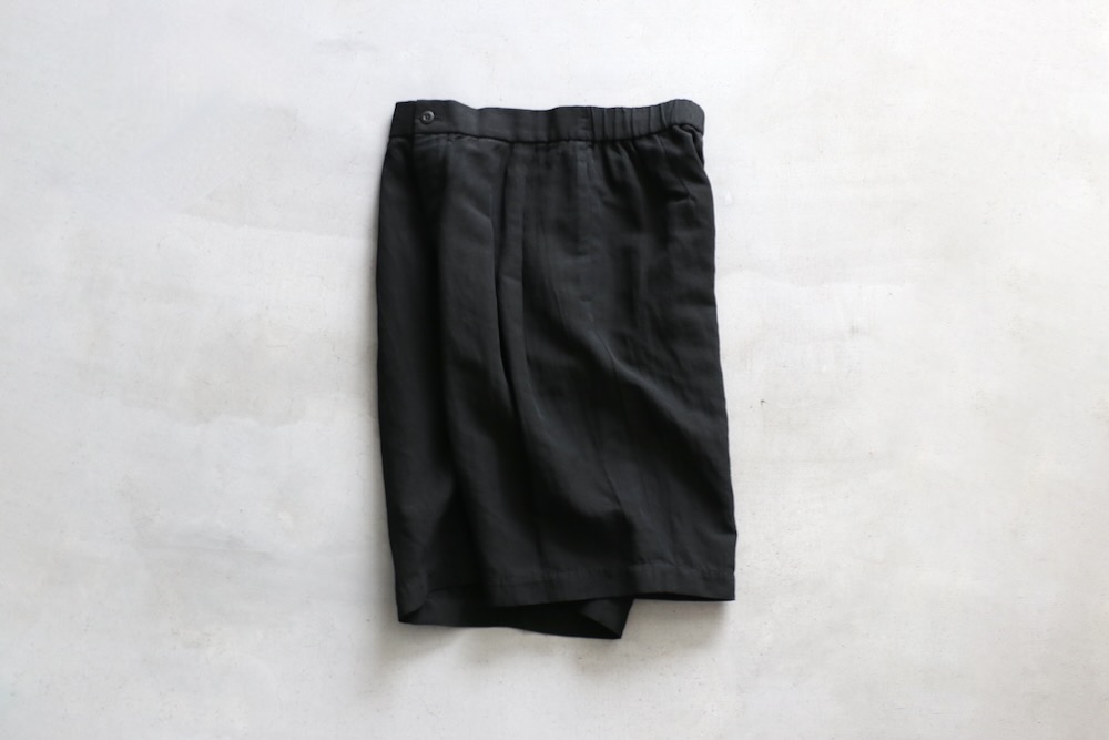 ATON (ȥ) "COTTON LINEN VOILE TWO TUCKED EASY SHORTS"
