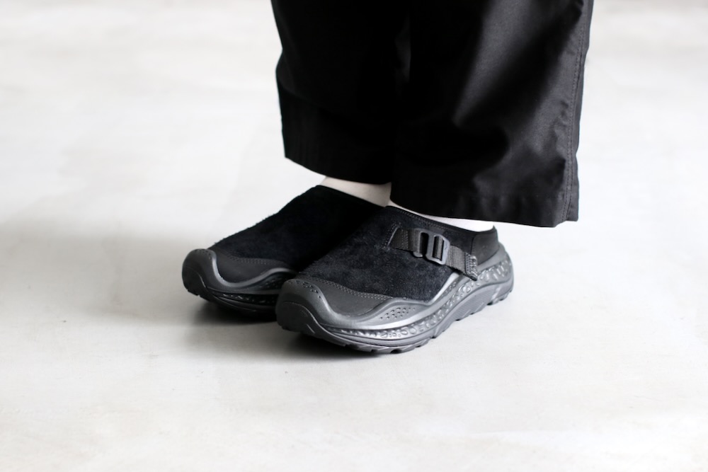 HOKA ONE ONE (ホカ オネ オネ) 