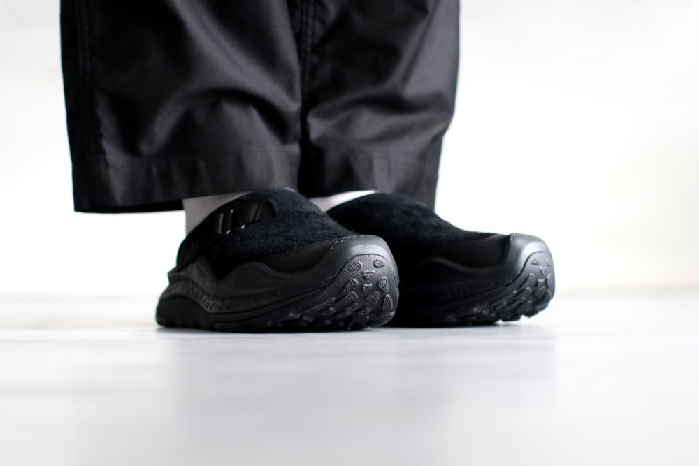 HOKA ONE ONE (ホカ オネ オネ) 