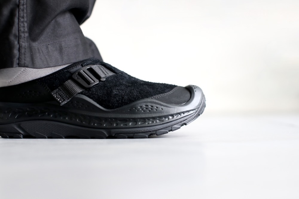 HOKA ONE ONE (ホカ オネ オネ) 