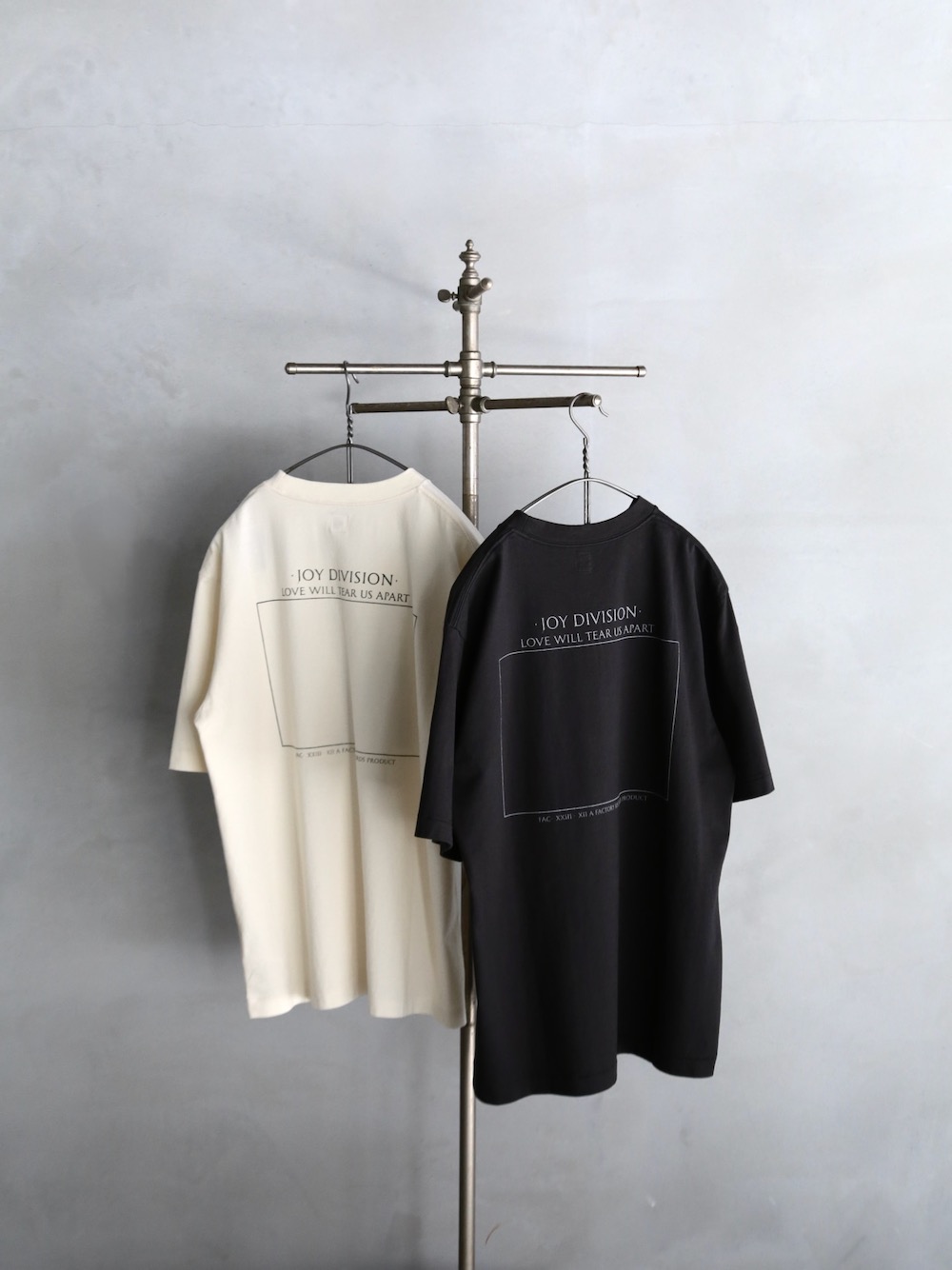 ��limited��blurhms ROOTSTOCK �� Joy Division (�֥顼�ॹ�롼�ĥ��ȥå� �� ���祤���ǥ����������) "JD LOVE WILL TEAR US APART Photo WIDE"
