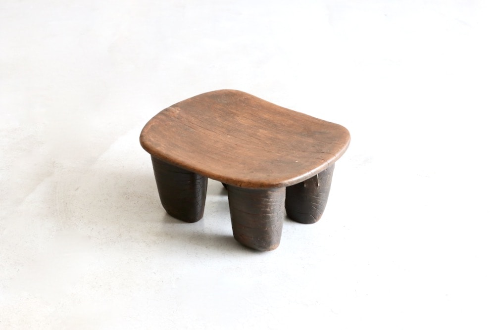 African Crafts (アフリカ工芸品) “セヌフォ族のスツール - LIGHT