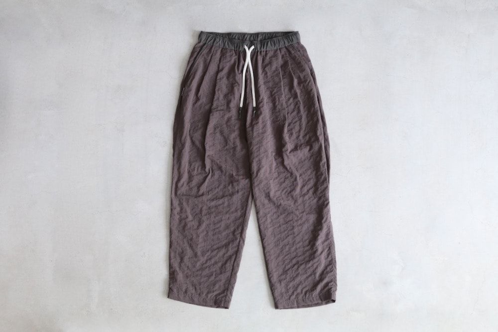 S.F.C(�������ե���) "NEW WIDE TWO TUCK PANTS (STITCHED NYLON)"