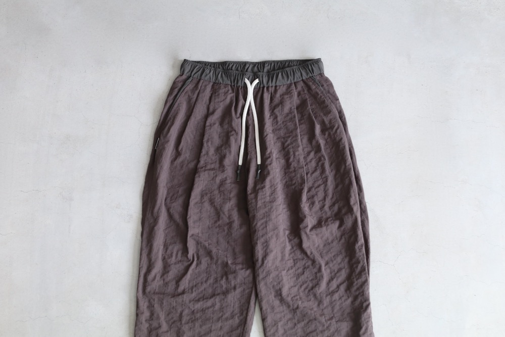S.F.C(�������ե���) "NEW WIDE TWO TUCK PANTS (STITCHED NYLON)"