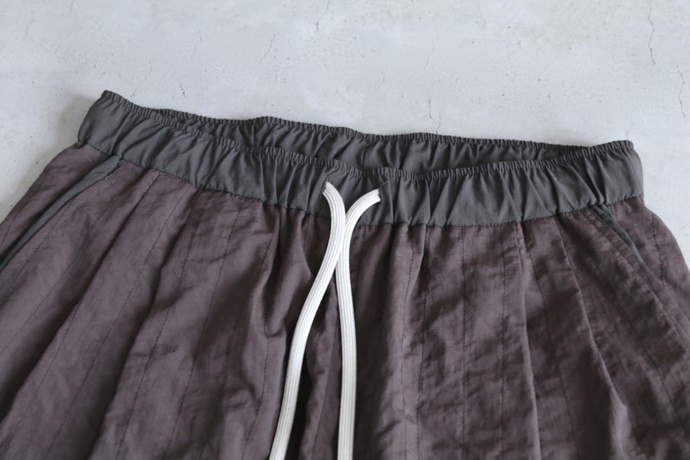 S.F.C(�������ե���) "NEW WIDE TWO TUCK PANTS (STITCHED NYLON)"