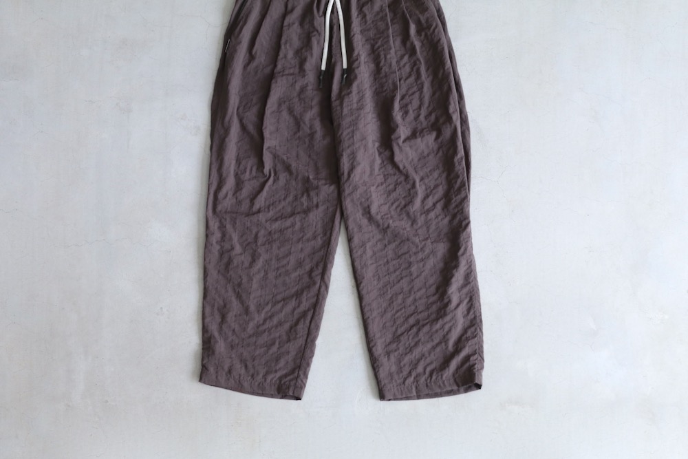 S.F.C(�������ե���) "NEW WIDE TWO TUCK PANTS (STITCHED NYLON)"