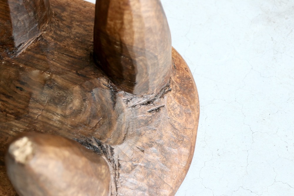 African Crafts (アフリカ工芸品) “セヌフォ族のスツール - LIGHT