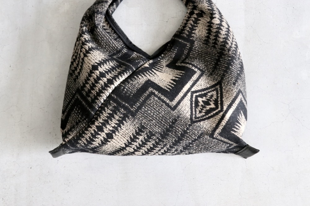 HenderScheme×PENDLETONコラボ azumabag SMALL エンダースキーマ」がペンドルトンと初コラボ、アイコニックな柄