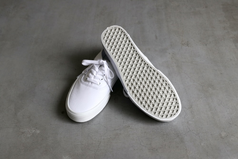 unisexVANS() "UA AUTHENTIC TRUE WHITE"