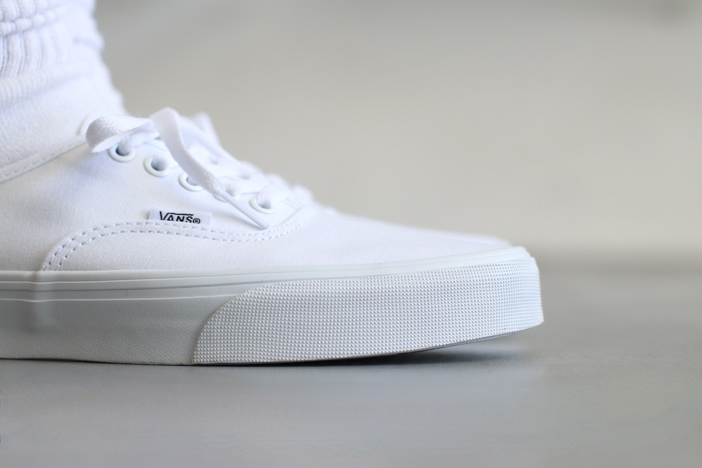unisexVANS() "UA AUTHENTIC TRUE WHITE"