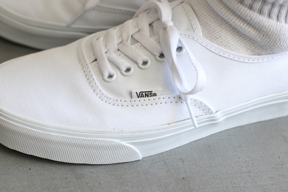 unisexVANS() "UA AUTHENTIC TRUE WHITE"