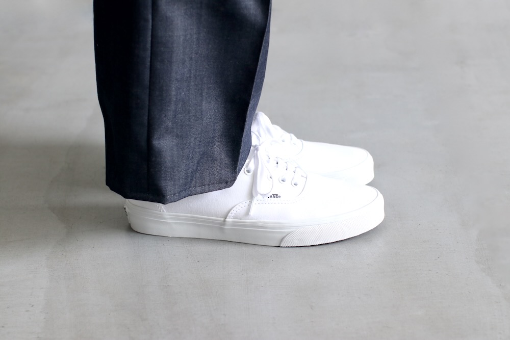 unisexVANS() "UA AUTHENTIC TRUE WHITE"