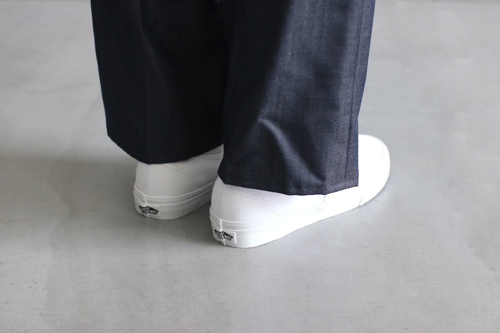 unisexVANS() "UA AUTHENTIC TRUE WHITE"