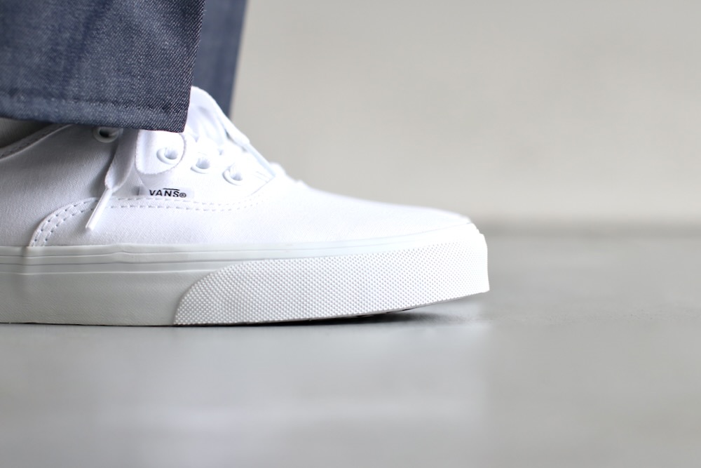 unisexVANS() "UA AUTHENTIC TRUE WHITE"
