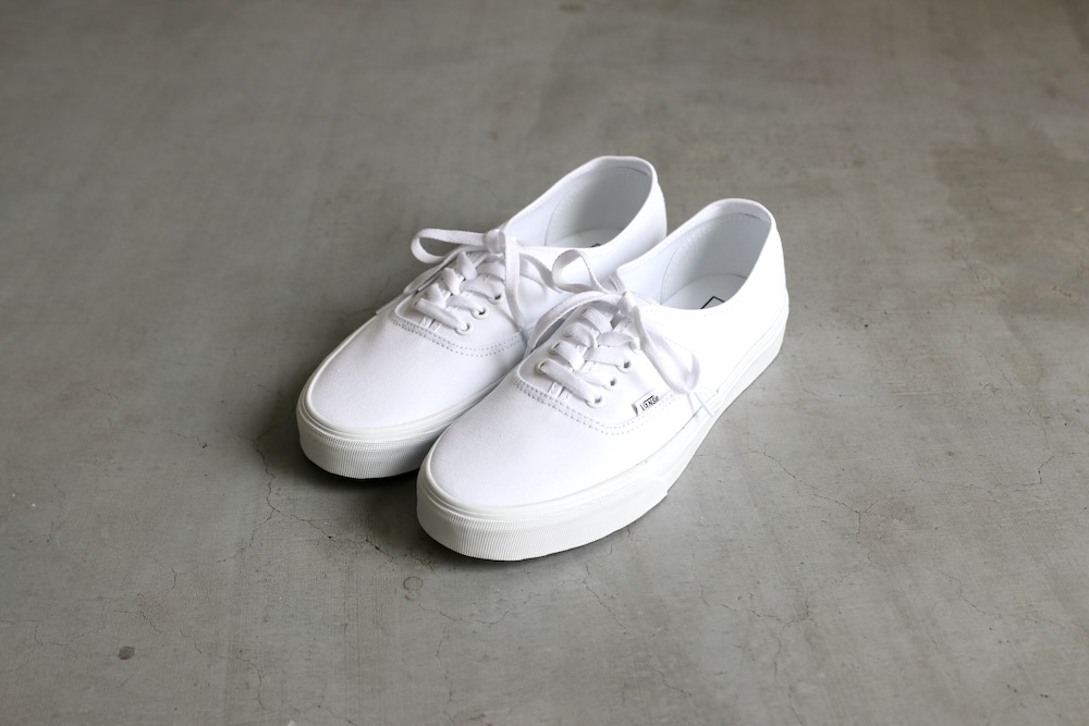 unisexVANS() "UA AUTHENTIC TRUE WHITE"