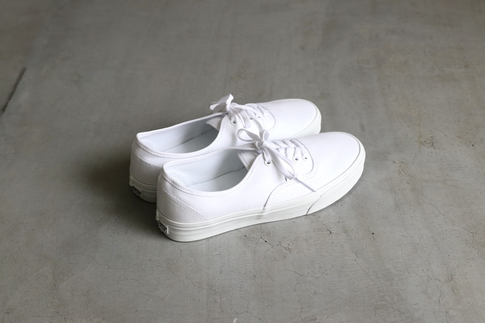 unisexVANS() "UA AUTHENTIC TRUE WHITE"