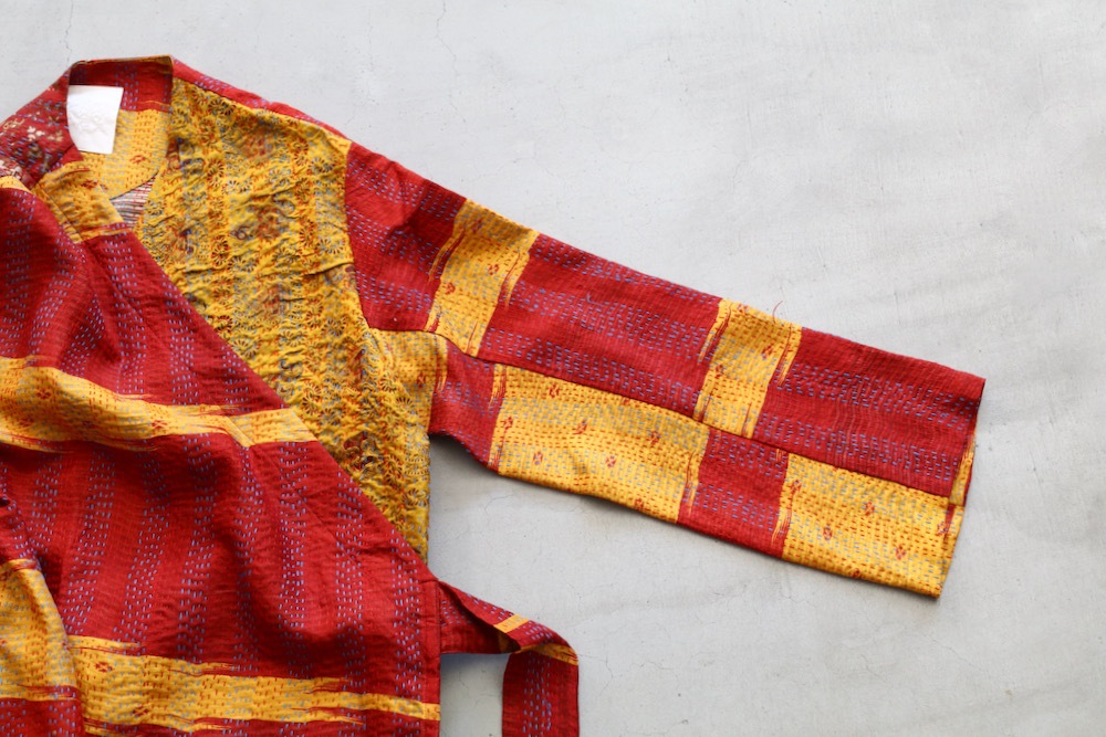 ��WOMEN'S��WONDER FULL LIFE LIMITED EDITION(�����ե�饤�� ��ߥƥåɥ��ǥ������) ��KANTHA NO COLLAR ROBE -Red-��