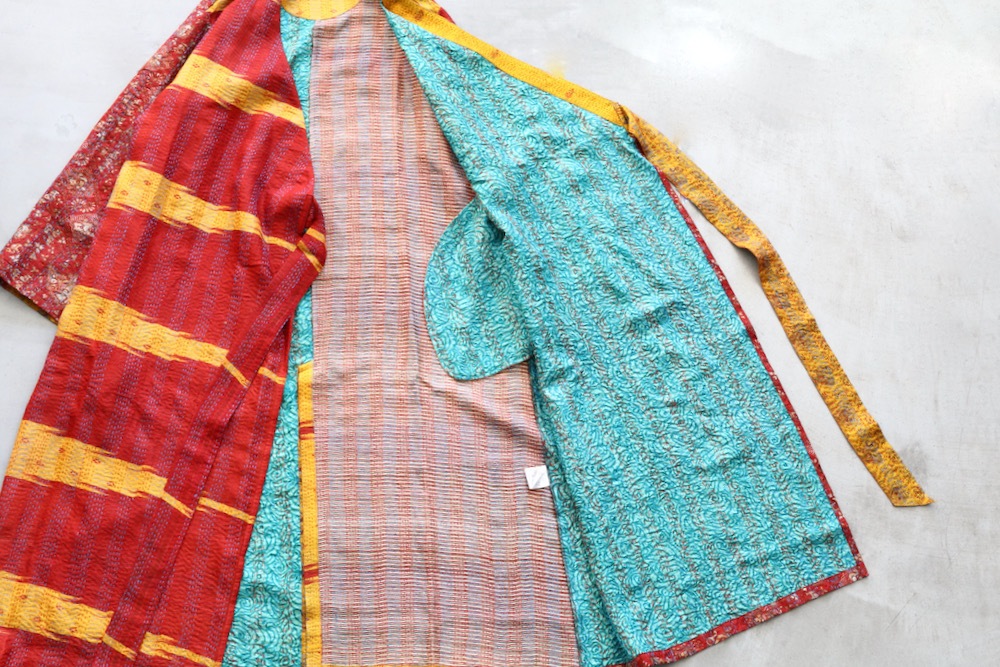 ��WOMEN'S��WONDER FULL LIFE LIMITED EDITION(�����ե�饤�� ��ߥƥåɥ��ǥ������) ��KANTHA NO COLLAR ROBE -Red-��