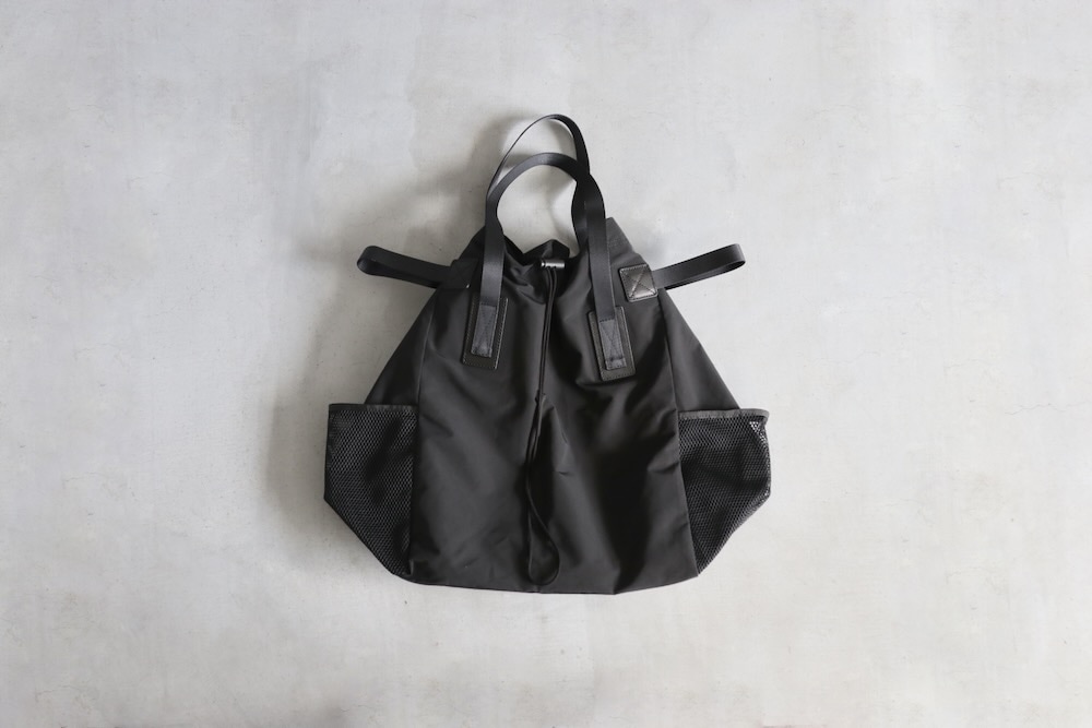 Hender Scheme 黒 レザースタッズトートバッグ 新品未使用Hender Scheme 黒 レザー トートバッグ スタッズ付き
