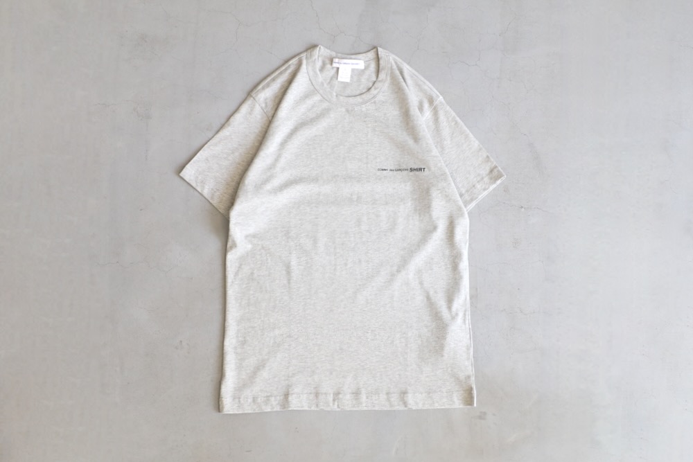 COMME des GARCONS SHIRT(���� �� ����륽�� �����) "Cotton Jersey Plain with Printed "CDG SHIRT" Logo On Chest S/S TEE FO-T026-051"